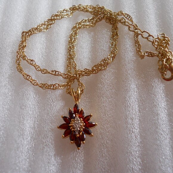 Joseph Cleary - Star Pendant Necklace  10-30 - Picture 1 of 3